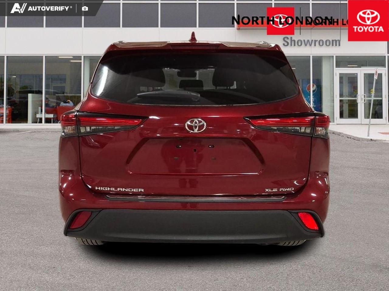 2021 Toyota Highlander XLE 4dr All-wheel Drive Photo4