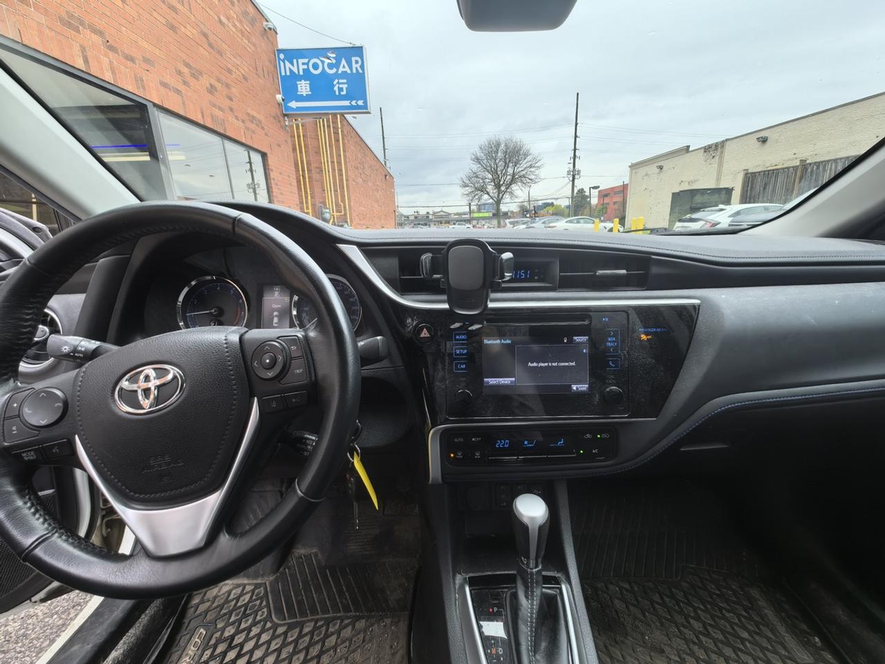 2019 Toyota Corolla LE Photo