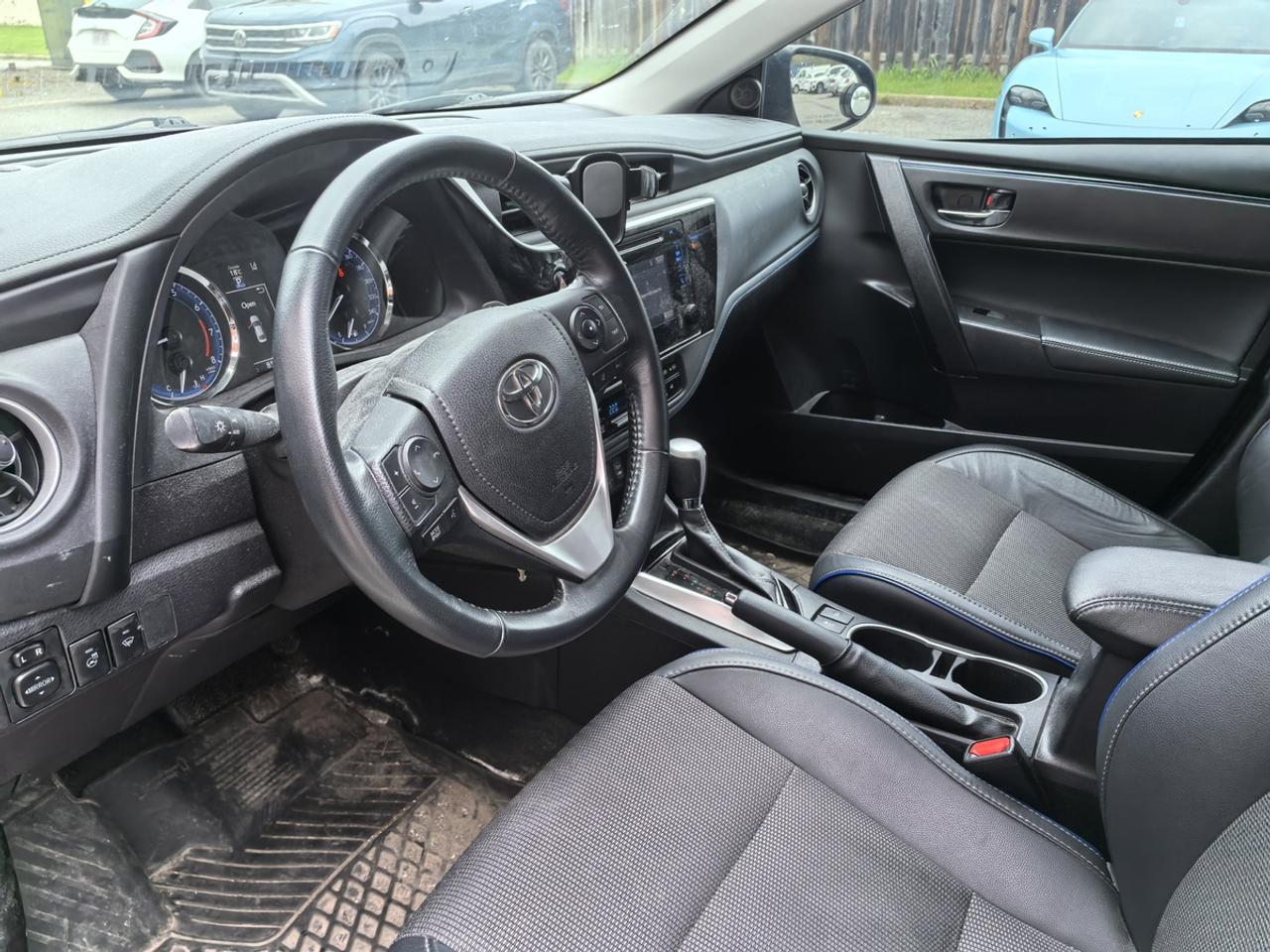 2019 Toyota Corolla LE Photo
