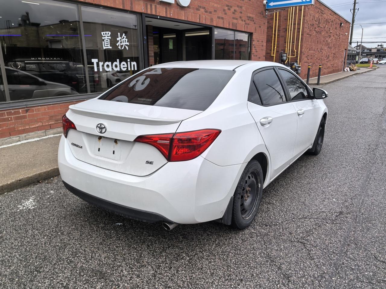 2019 Toyota Corolla LE Photo