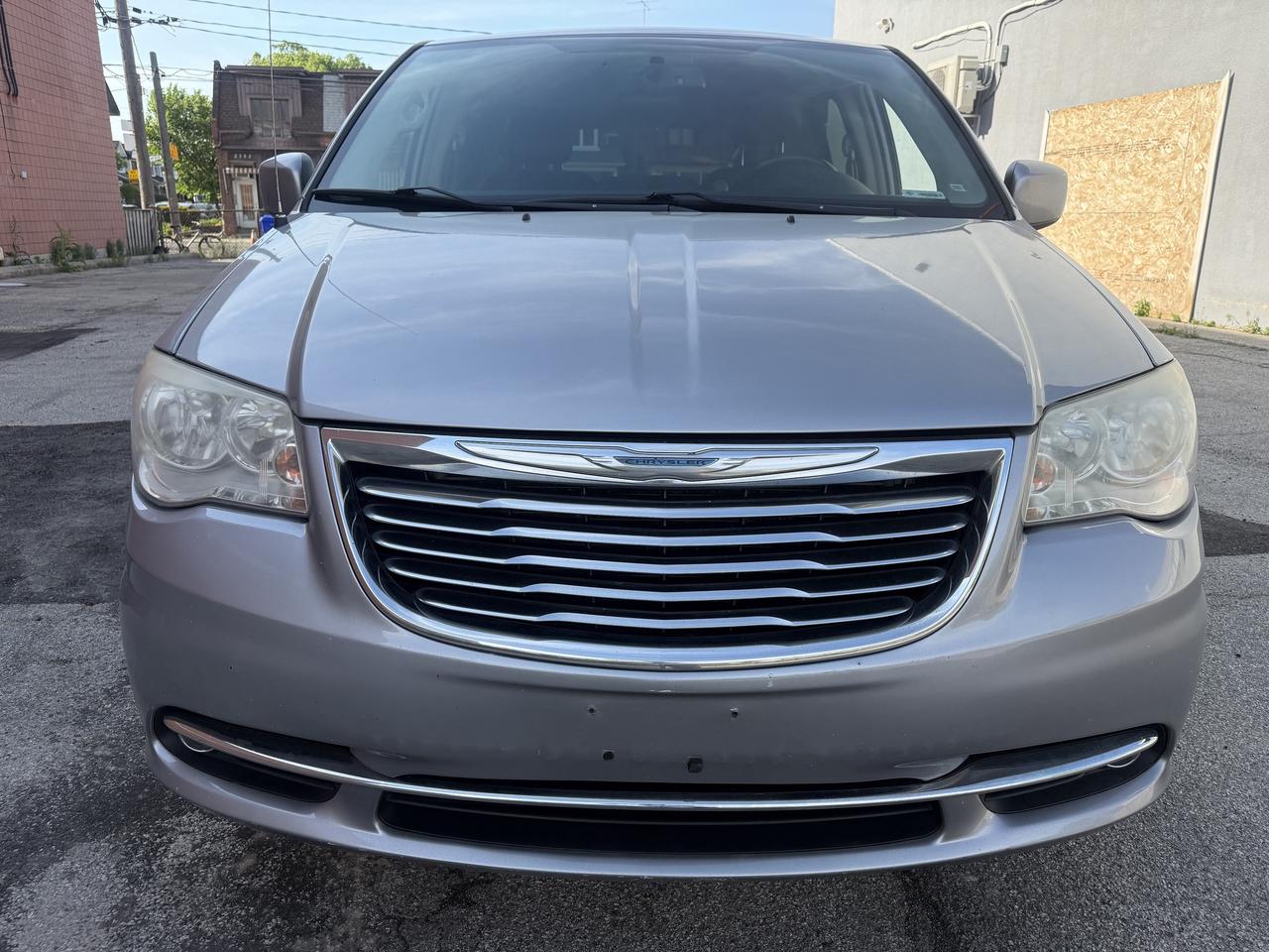 2015 Chrysler Town & Country Touring !! LEATHER !! POWER SEATS !! CAR FAX CLEAN Photo
