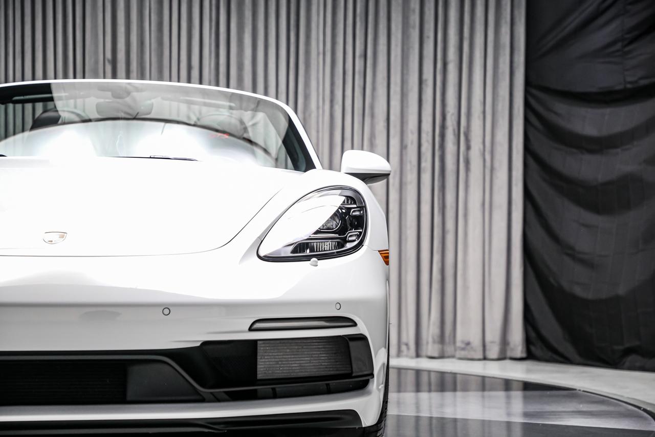 2024 Porsche 718 Boxster GTS 4.0 394HP PDK GTSINTERIOR NOACCIDENT WARRANTY Photo