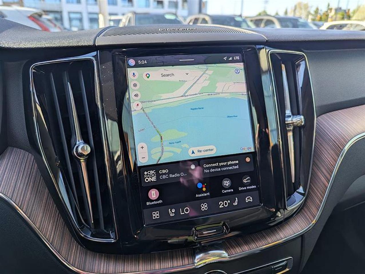 2022 Volvo XC60 T8 Expression   HK Audio   PHEV   AWD   Clean Photo