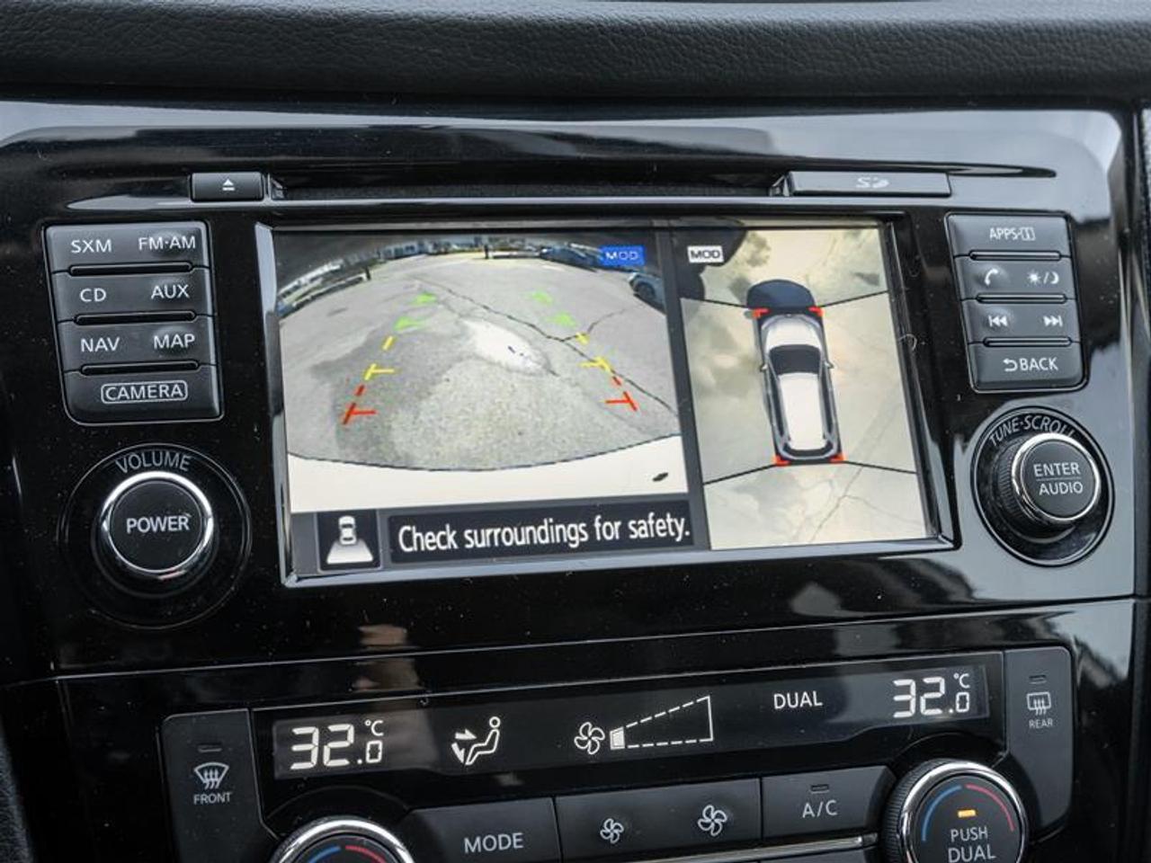 2016 Nissan Rogue SL Premium (CVT) 4dr All-Wheel Drive Photo