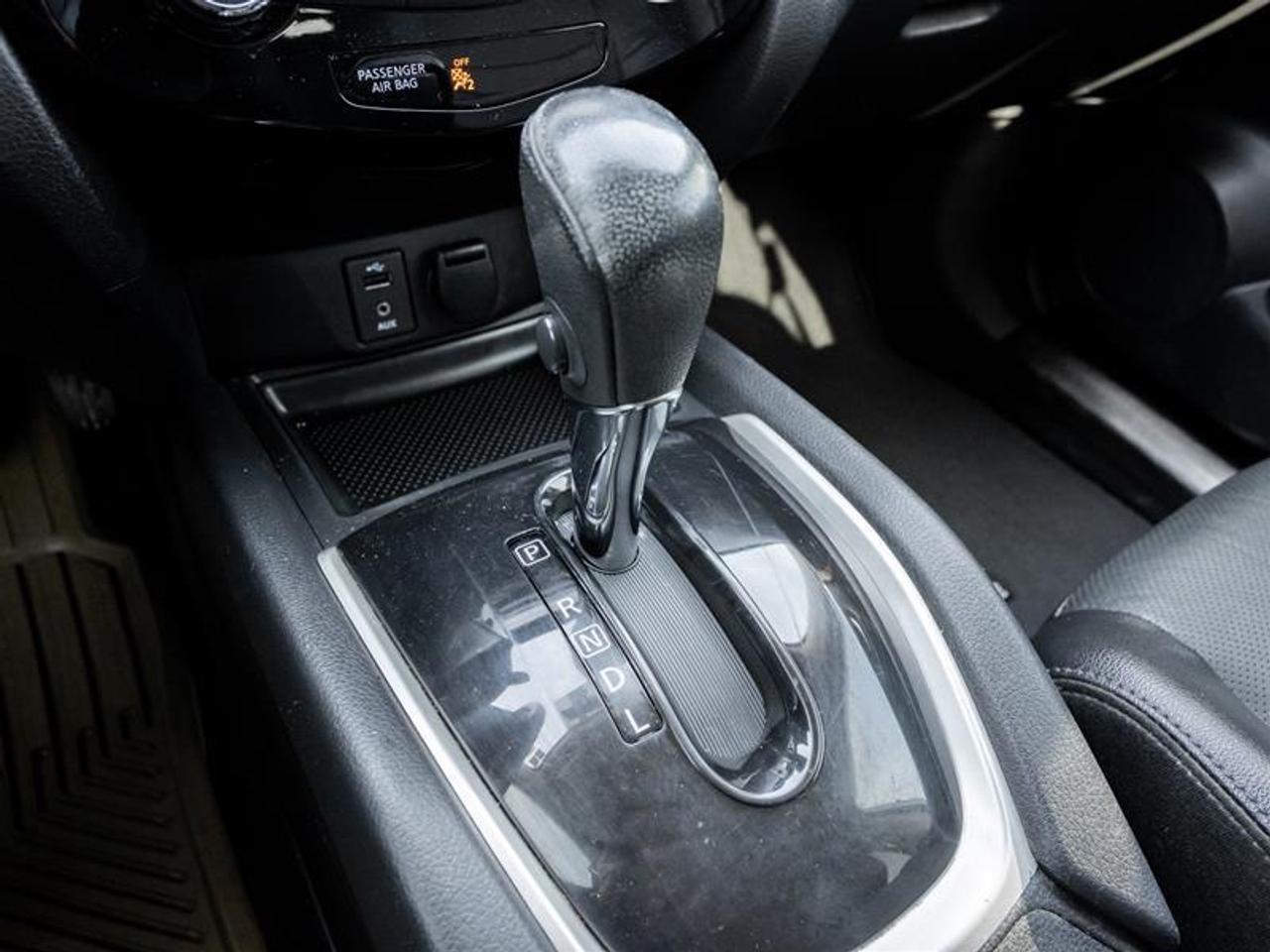 2016 Nissan Rogue SL Premium (CVT) 4dr All-Wheel Drive Photo