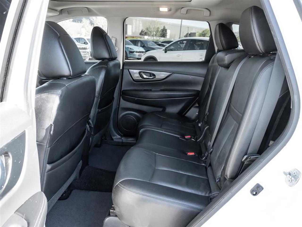 2016 Nissan Rogue SL Premium (CVT) 4dr All-Wheel Drive Photo