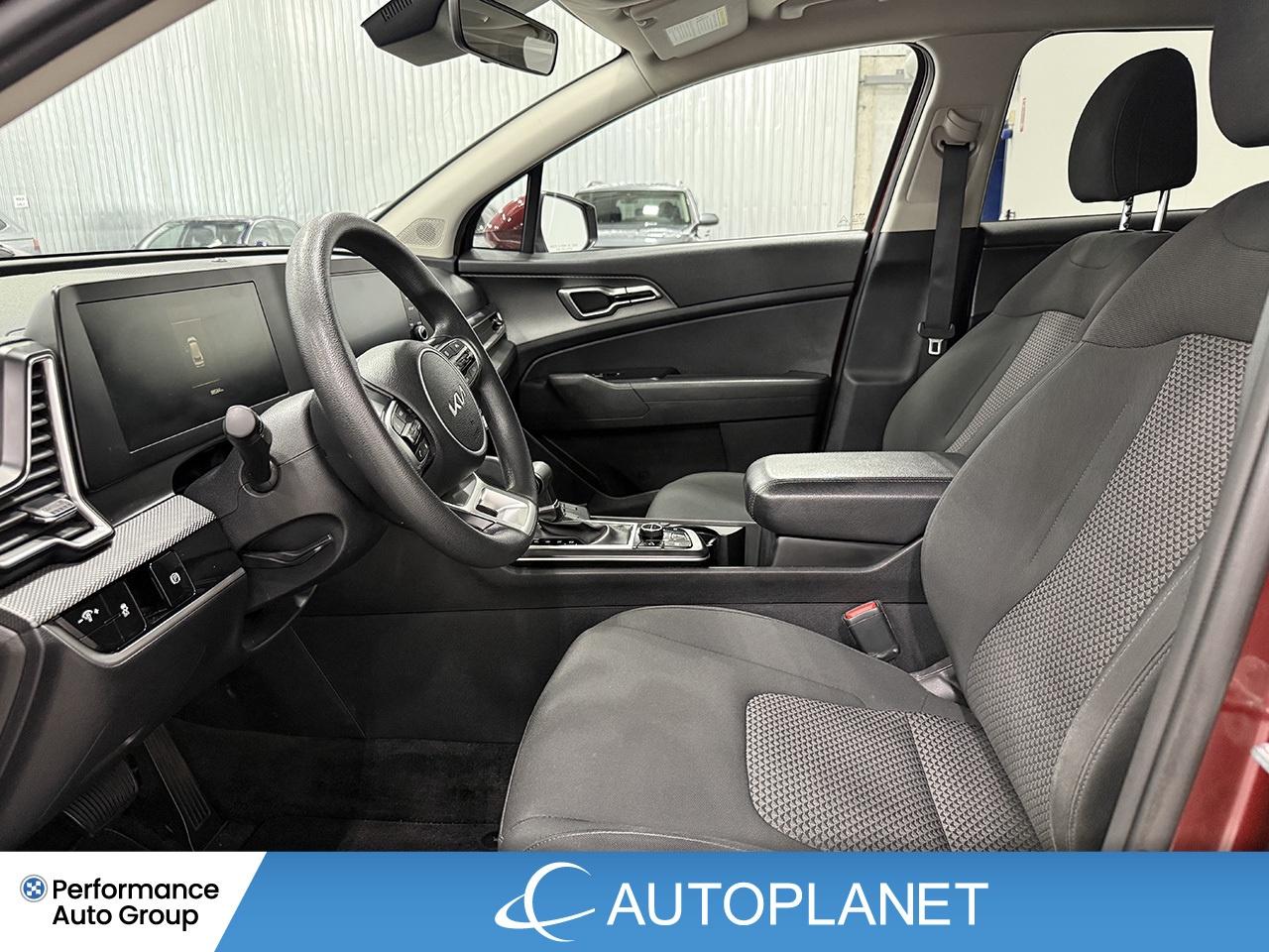 2023 Kia Sportage LX AWD, Heated Seats, Apple CarPlay, Back Up Cam! Photo