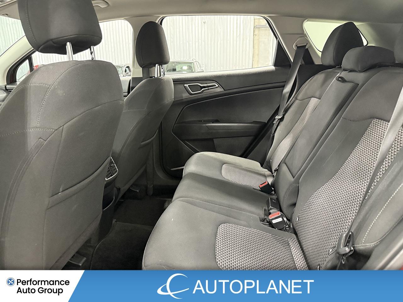 2023 Kia Sportage LX AWD, Heated Seats, Apple CarPlay, Back Up Cam! Photo