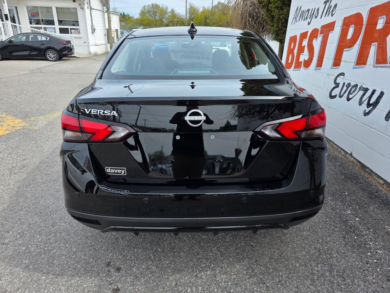 2025 Nissan Versa SV 4dr Sedan Photo