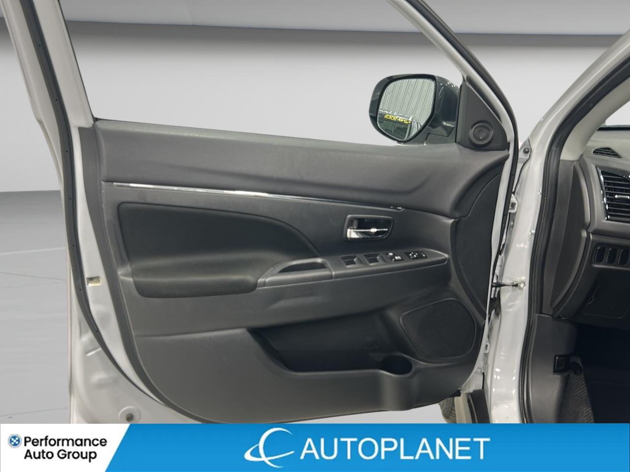 2023 Mitsubishi RVR SE AWD, Back Up Camera, Apple CarPlay,Heated Seats Photo