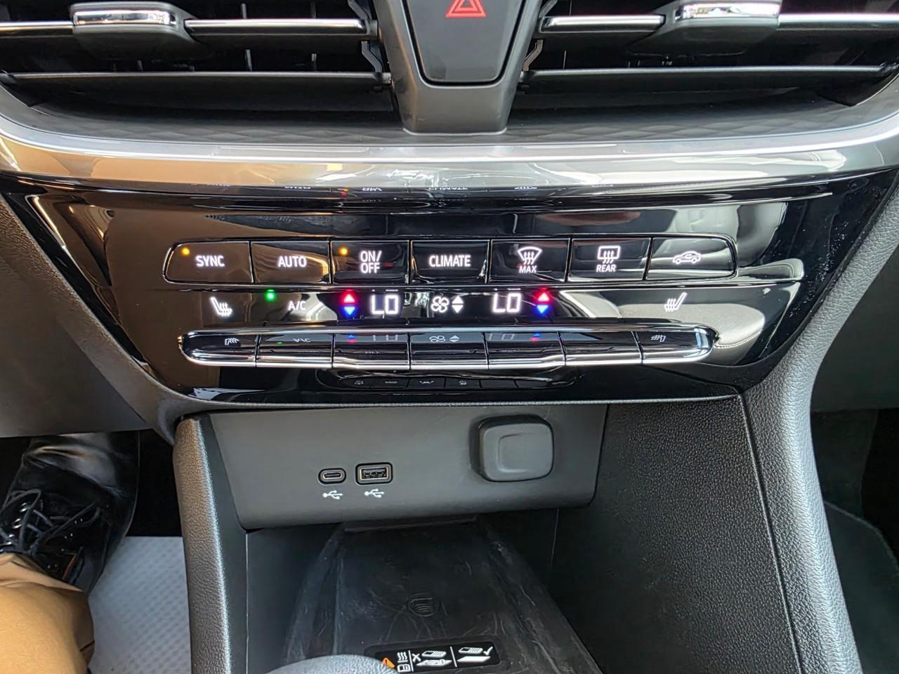 2024 Buick Encore GX Avenir 4dr All-Wheel Drive Photo