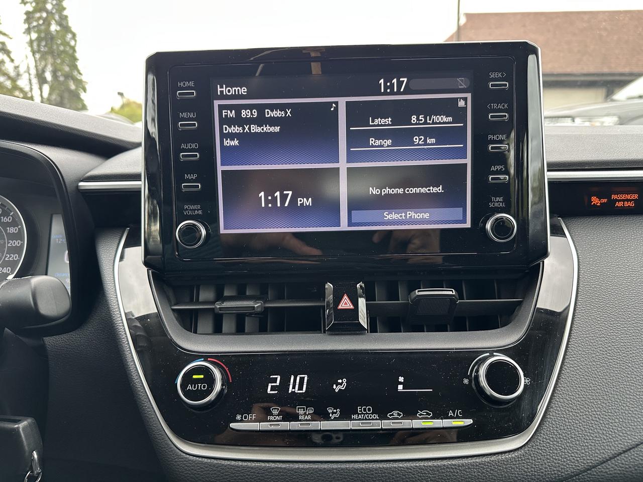2021 Toyota Corolla LE Photo