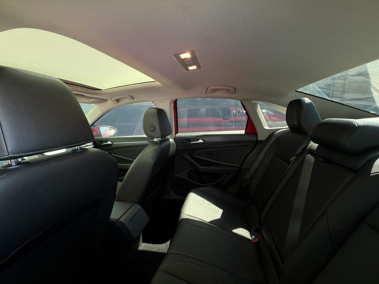 2021 Volkswagen Jetta Highline   Navi   Sunroof   Leather Photo