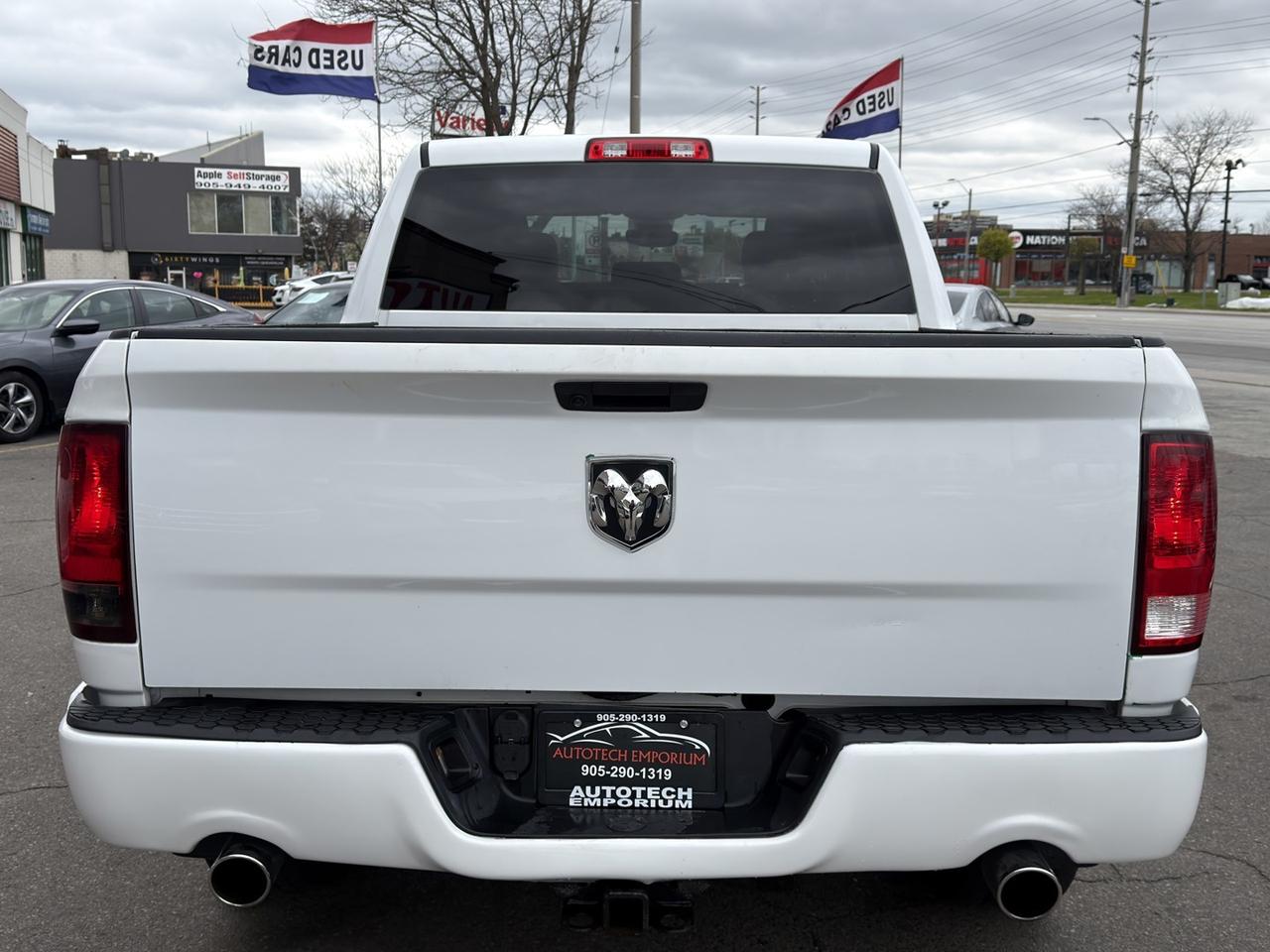 2021 RAM 1500 Classic Express Crew Cab 5.7 Hemi 4X4   Rev Cam   Bluetoot Photo
