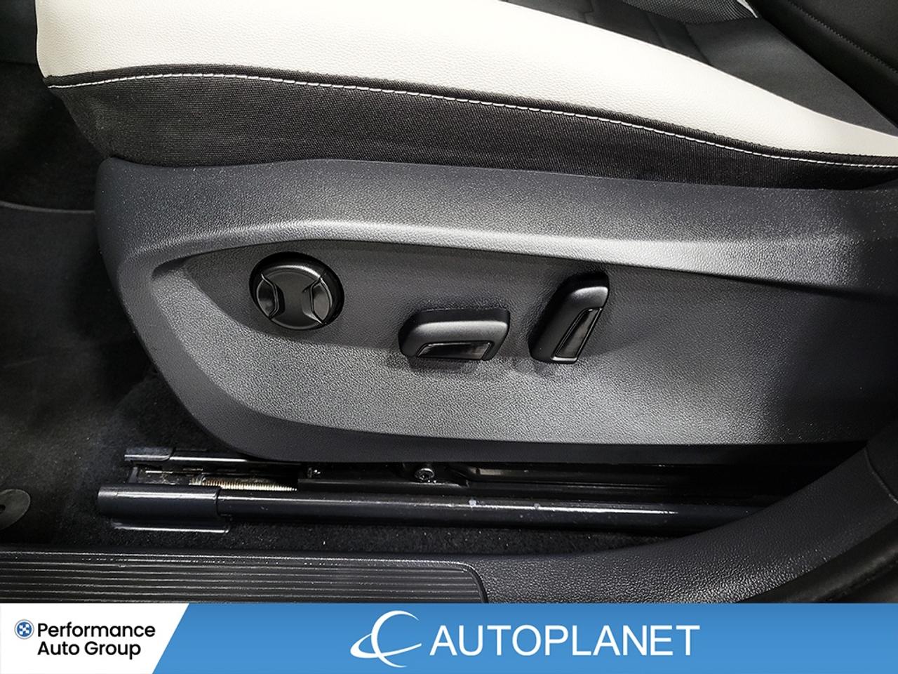 2025 Volkswagen Taos Comfortline AWD, Heated Seats, Apple CarPlay! Photo