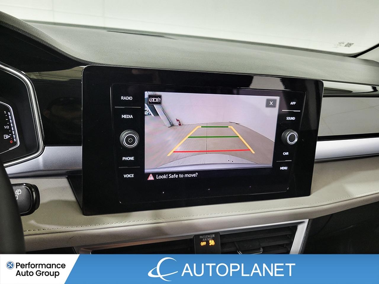 2025 Volkswagen Taos Comfortline AWD, Heated Seats, Apple CarPlay! Photo