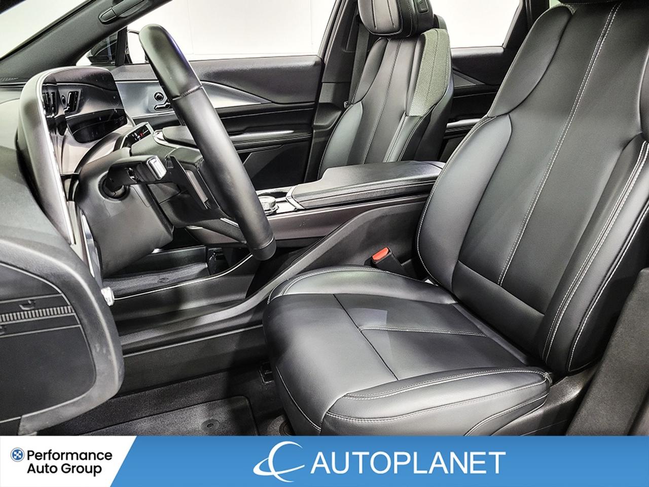 2024 Cadillac LYRIQ Tech AWD, Back Up Cam, 494 Range km (est) Photo