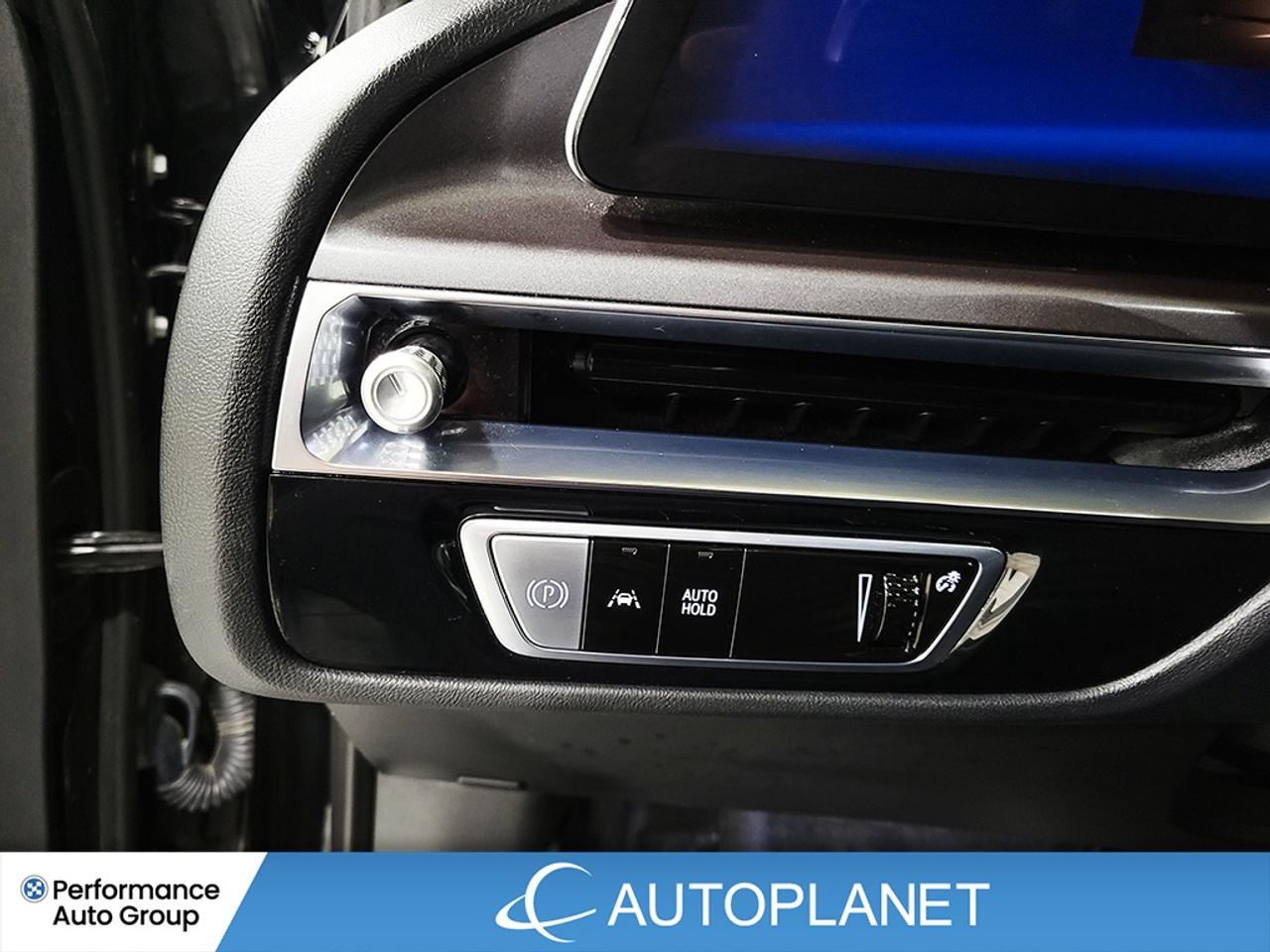 2024 Cadillac LYRIQ Tech AWD, Back Up Cam, 494 Range km (est) Photo
