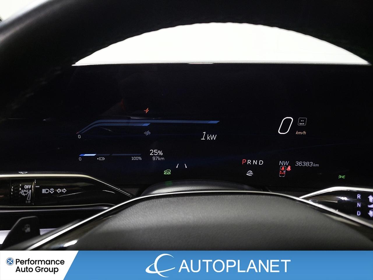 2024 Cadillac LYRIQ Tech AWD, Back Up Cam, 494 Range km (est) Photo