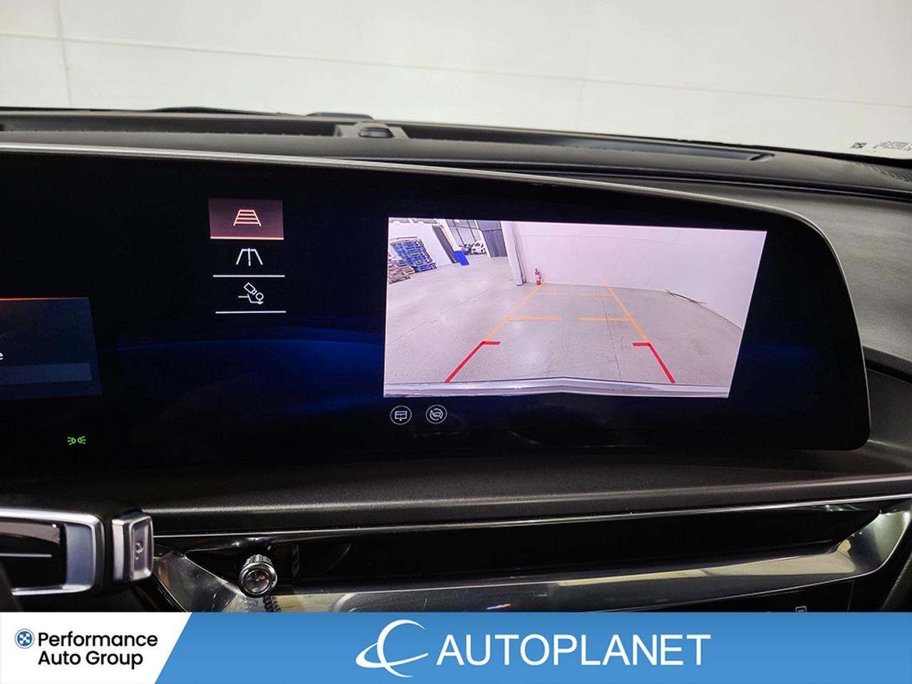 2024 Cadillac LYRIQ Tech AWD, Back Up Cam, 494 Range km (est) Photo