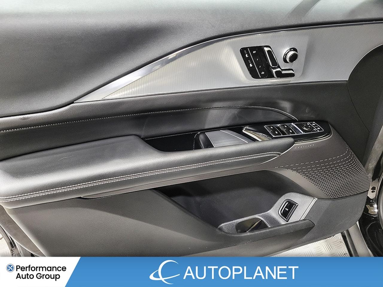 2024 Cadillac LYRIQ Tech AWD, Back Up Cam, 494 Range km (est) Photo