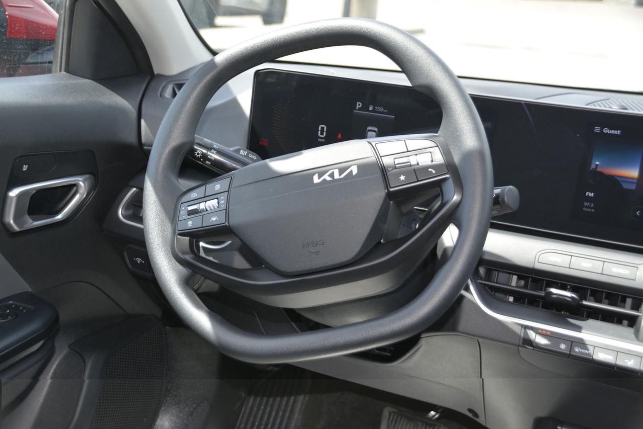 2025 Kia K4 K4 LX Photo