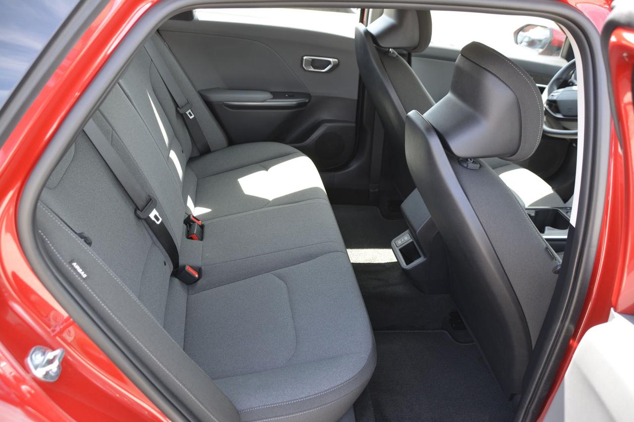 2025 Kia K4 K4 LX Photo