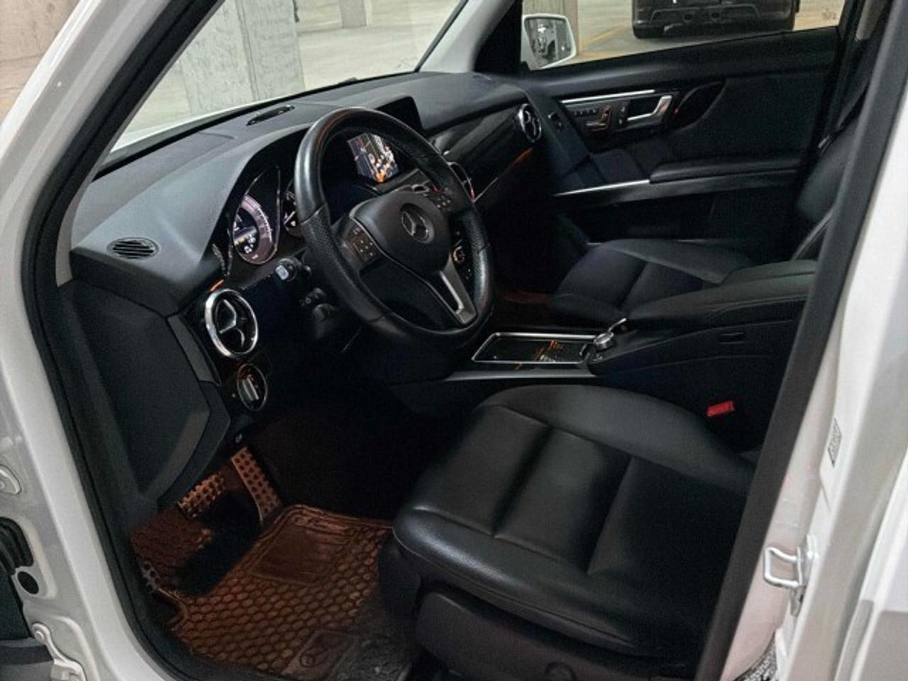 2013 Mercedes-Benz GLK-Class 4MATIC 4dr GLK 350 Photo2