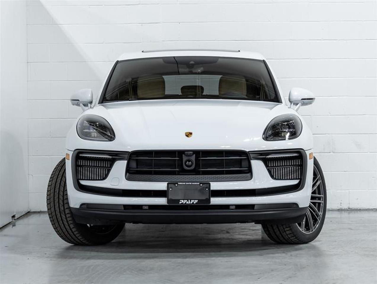 2026 Porsche Macan  Photo