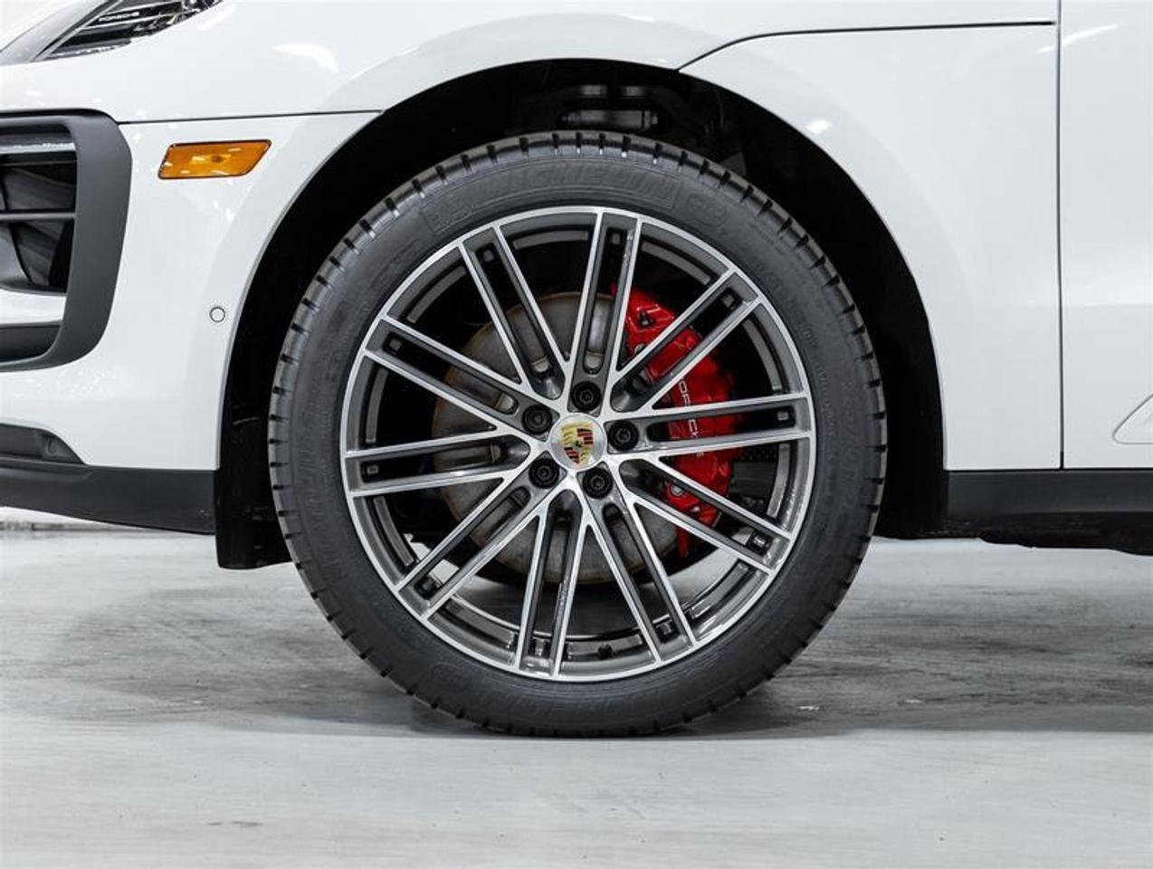 2026 Porsche Macan  Photo