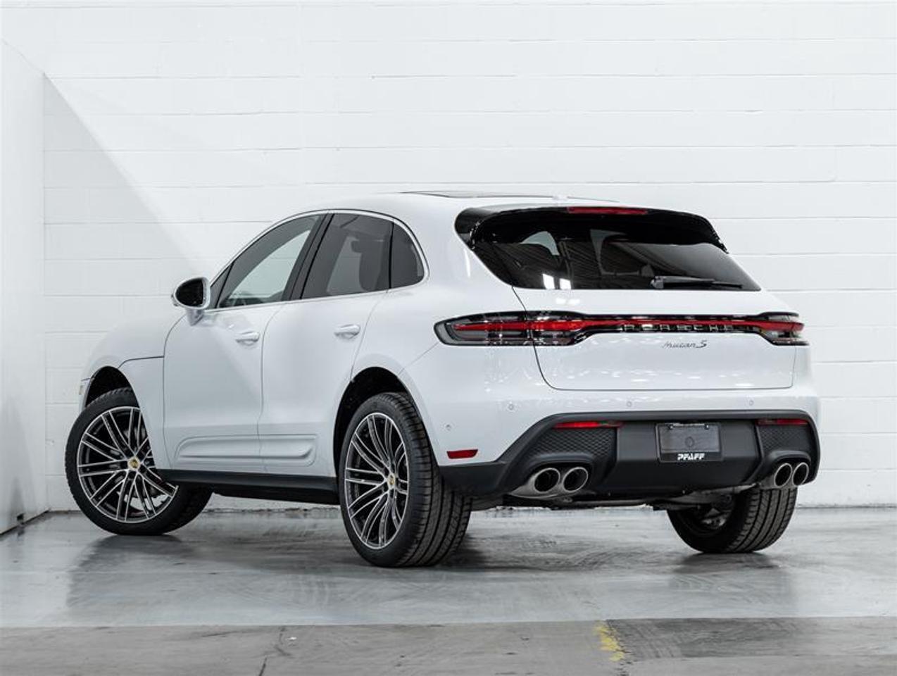 2026 Porsche Macan  Photo