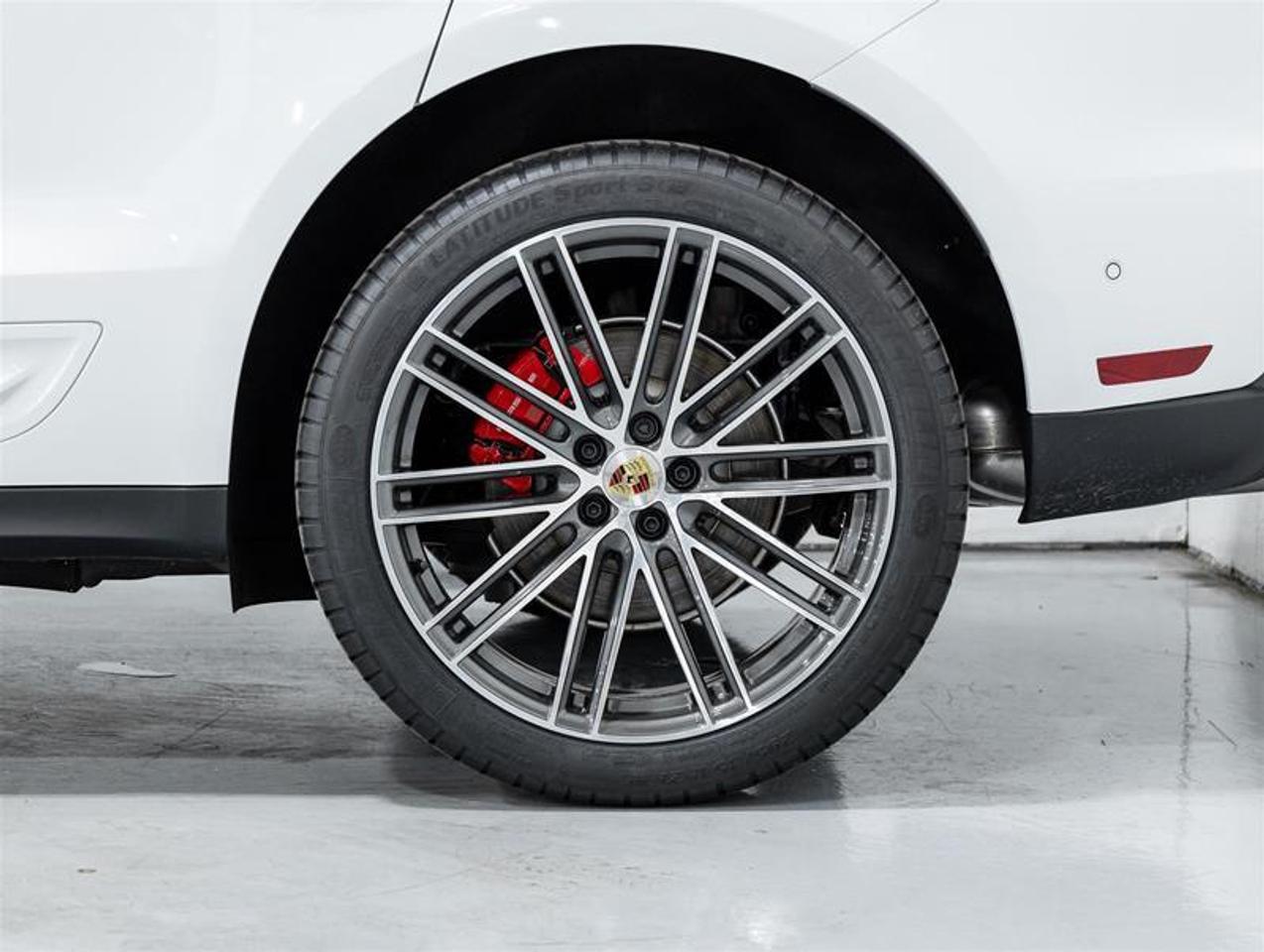 2026 Porsche Macan  Photo