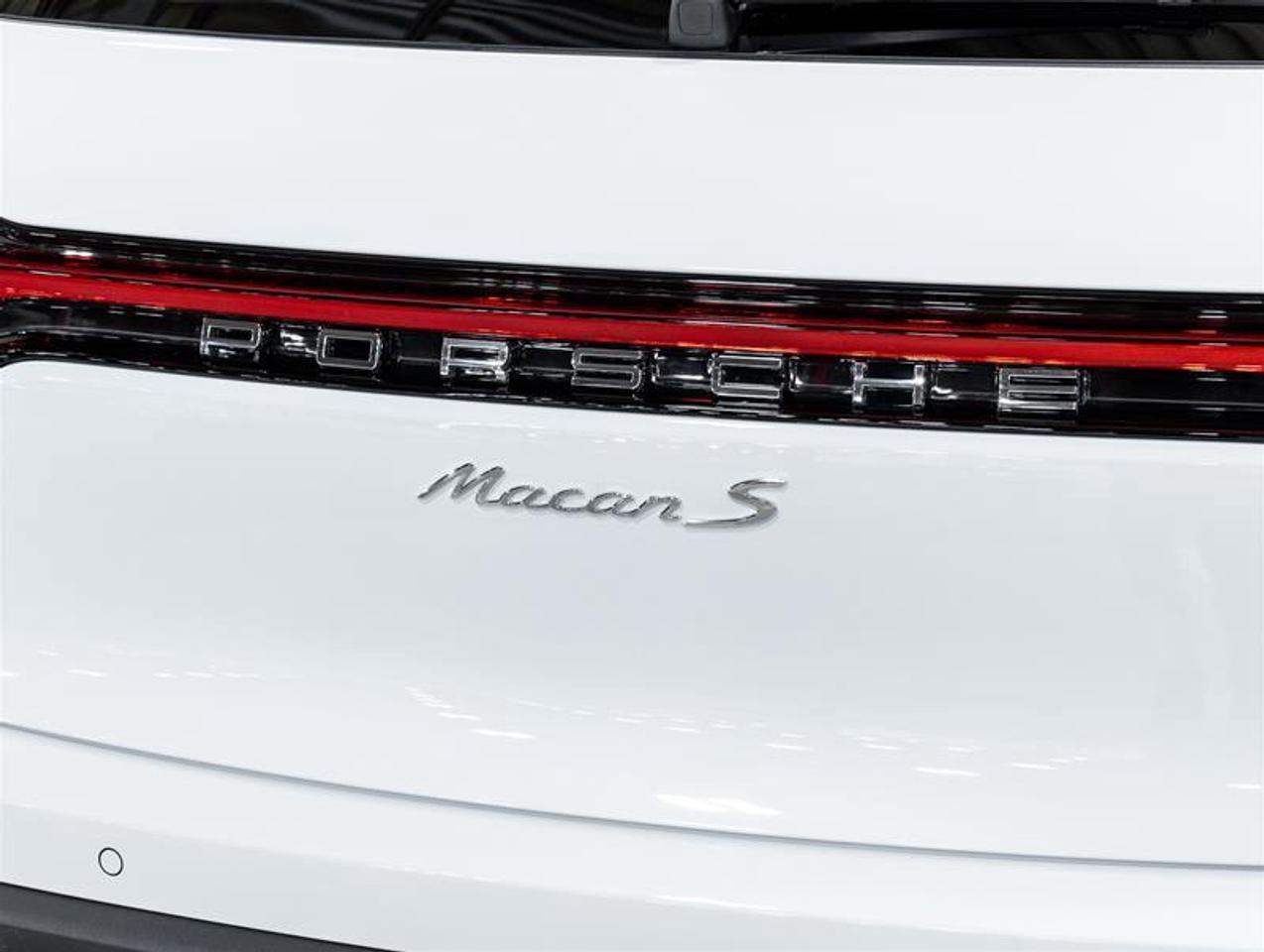 2026 Porsche Macan  Photo