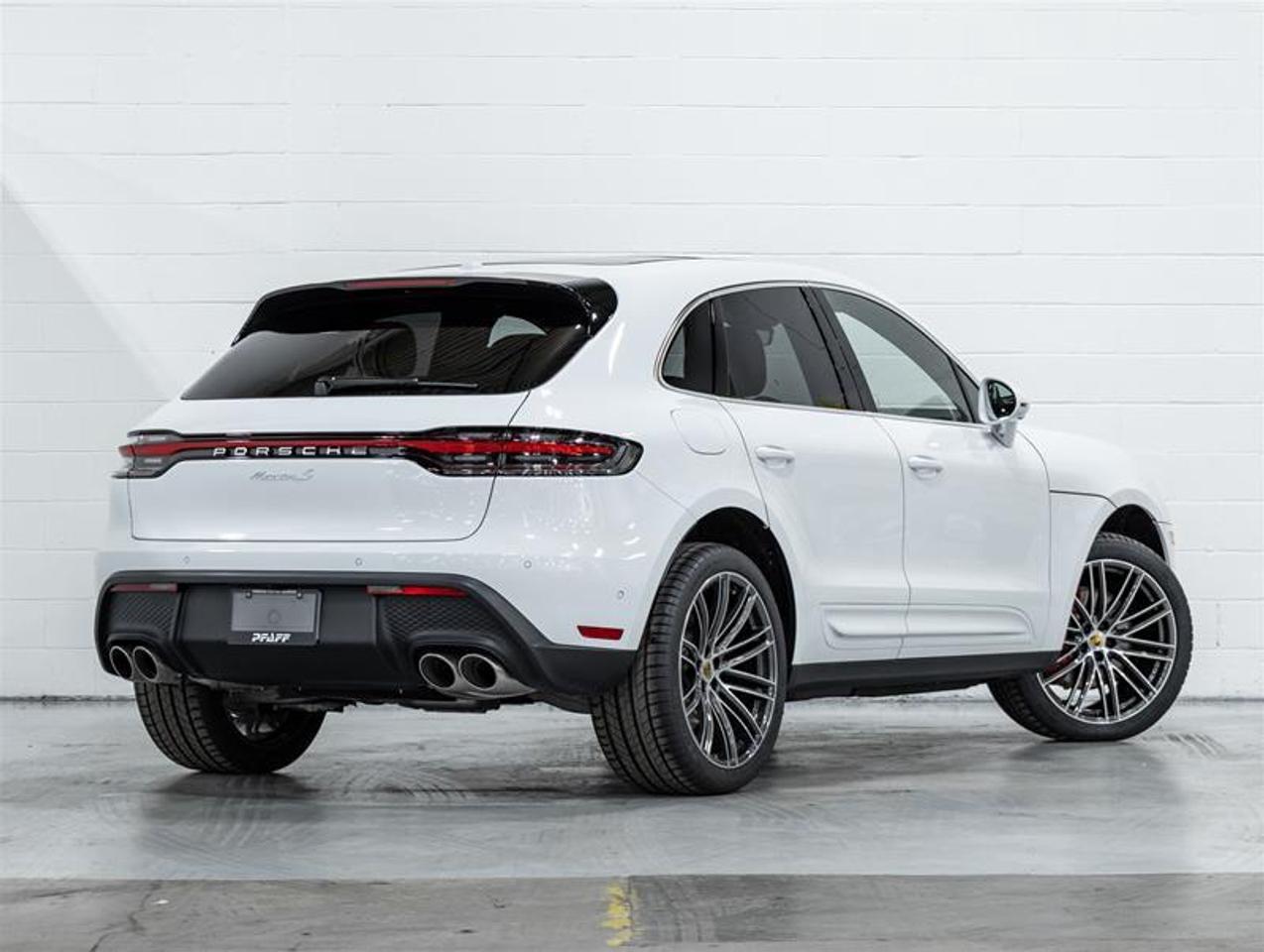 2026 Porsche Macan  Photo