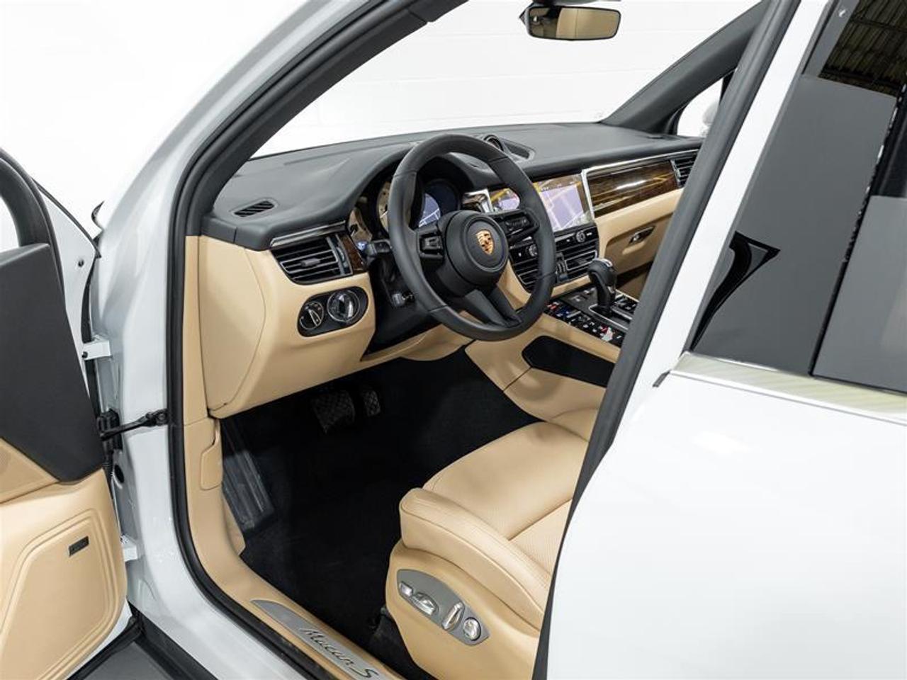 2026 Porsche Macan  Photo