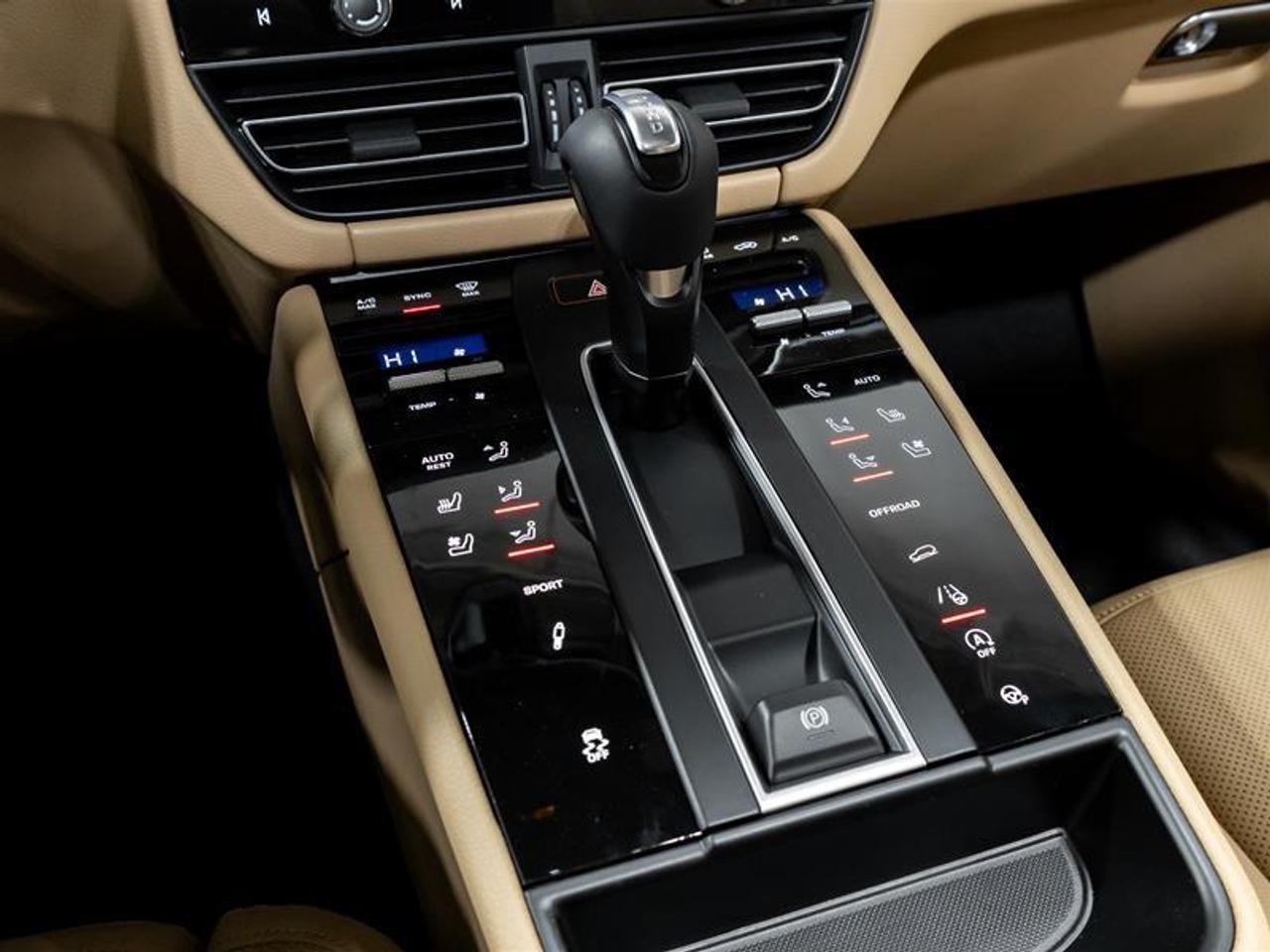 2026 Porsche Macan  Photo