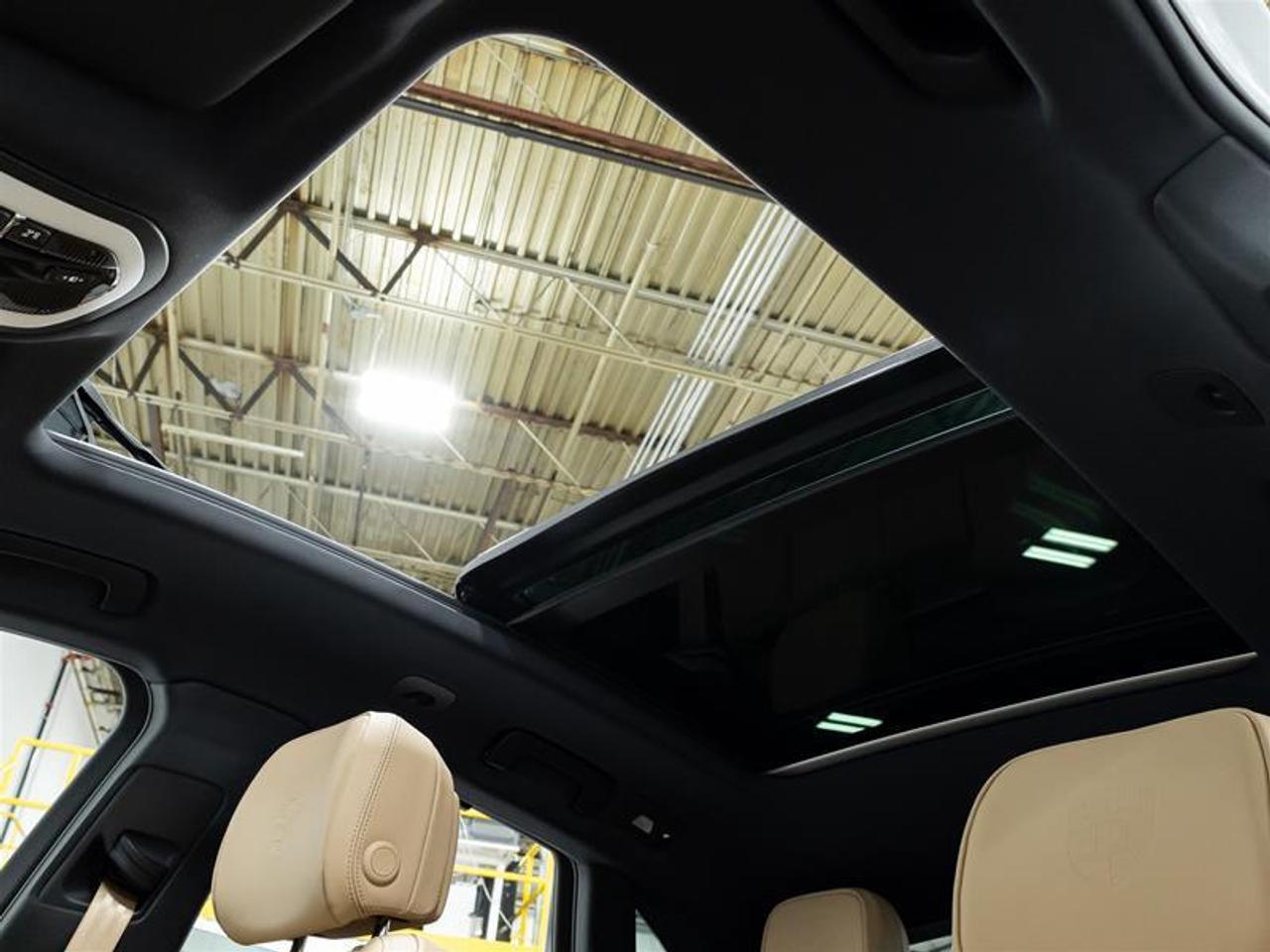 2026 Porsche Macan  Photo
