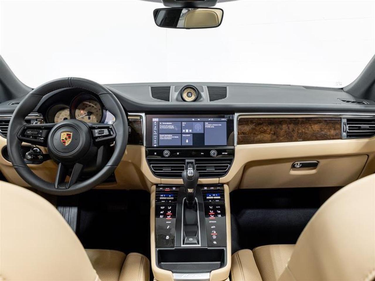 2026 Porsche Macan  Photo