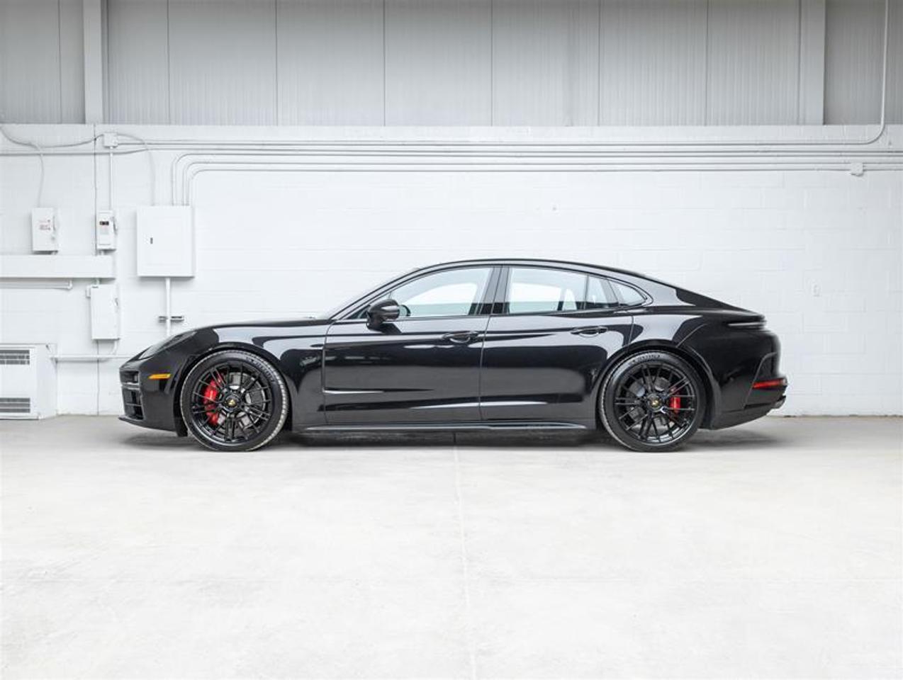 2026 Porsche Panamera  Photo4