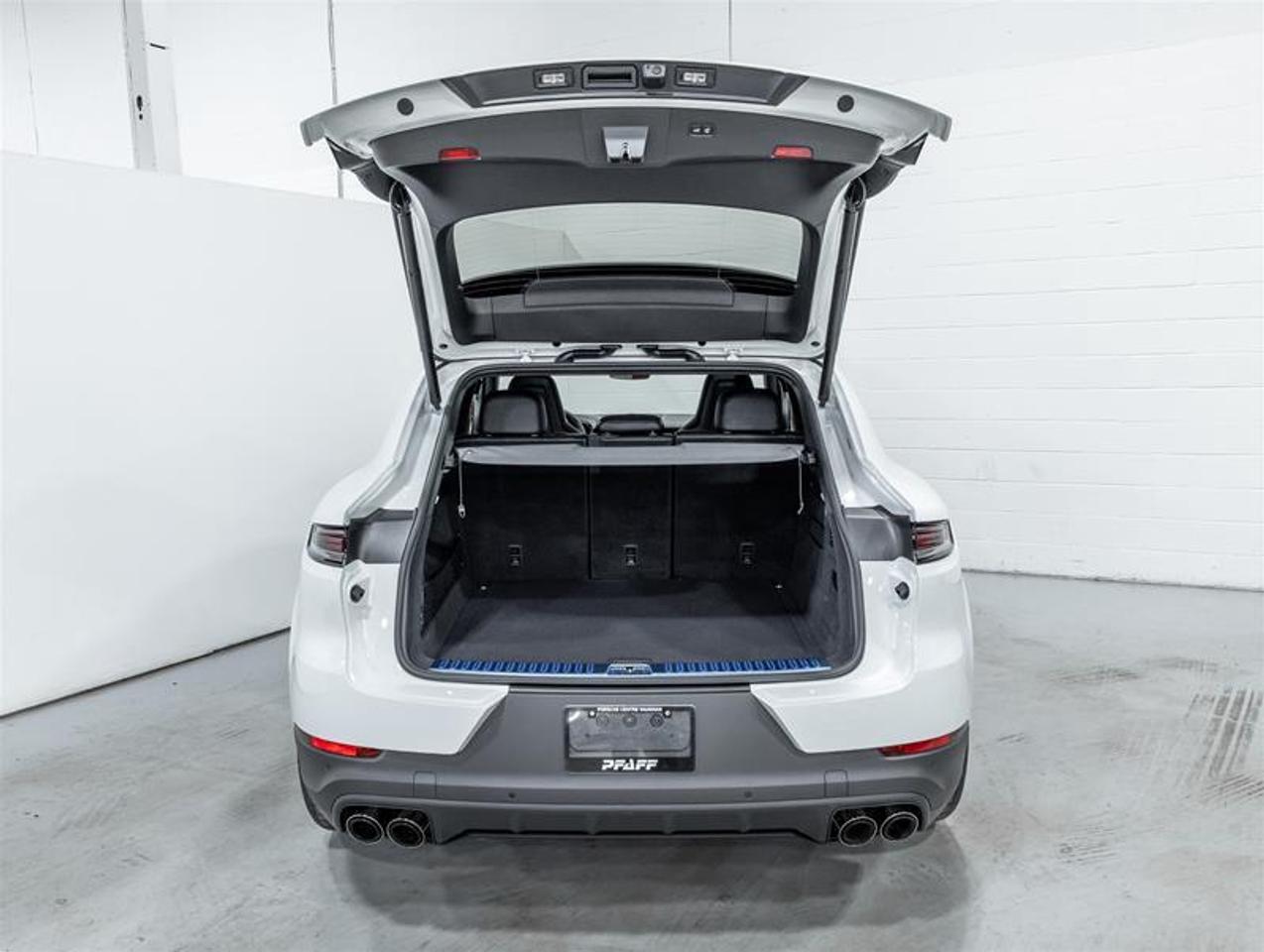 2026 Porsche Cayenne  Photo