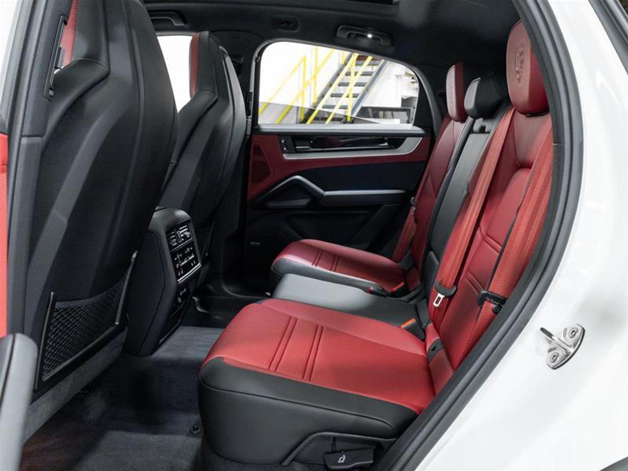 2026 Porsche Cayenne  Photo