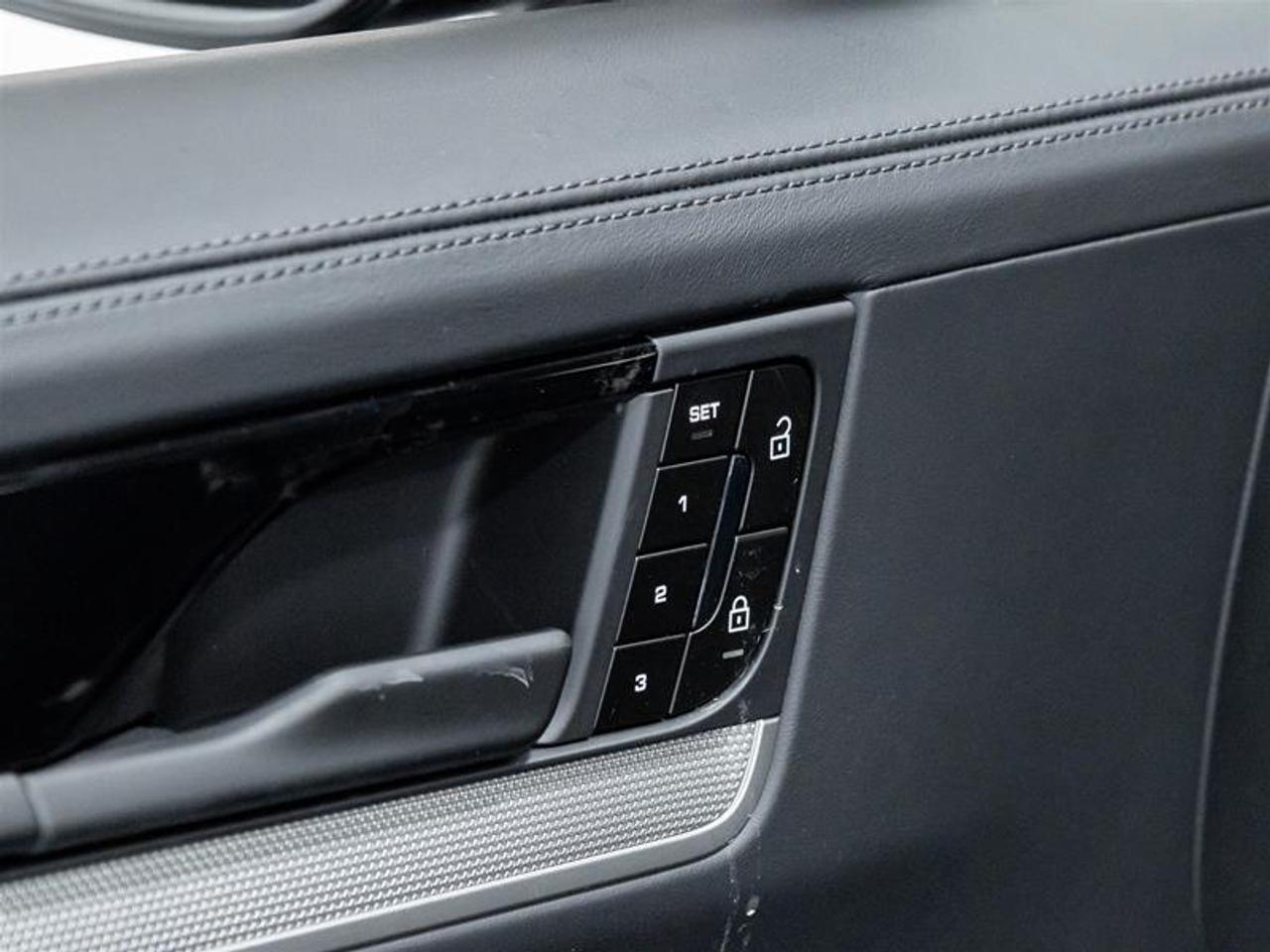 2026 Porsche Cayenne  Photo