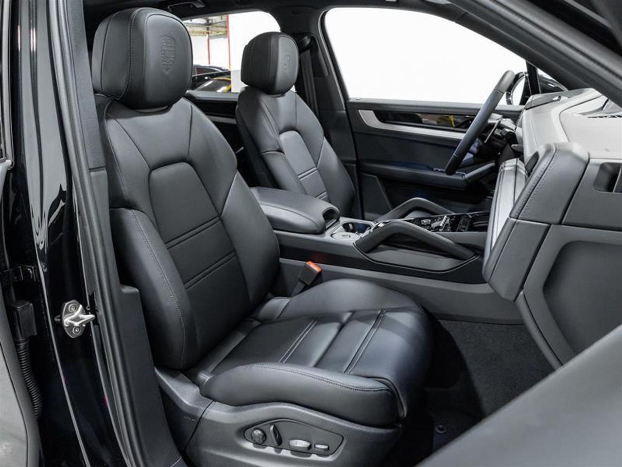 2026 Porsche Cayenne  Photo
