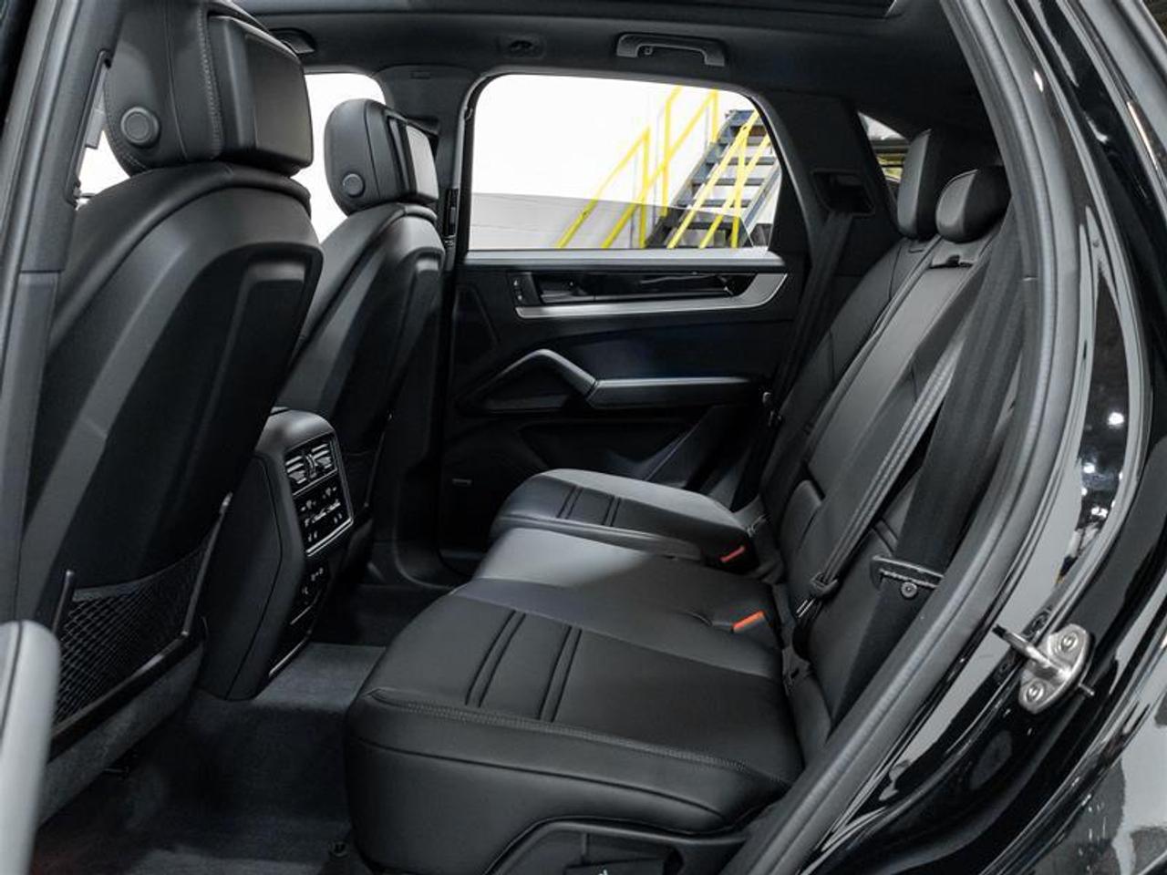 2026 Porsche Cayenne  Photo