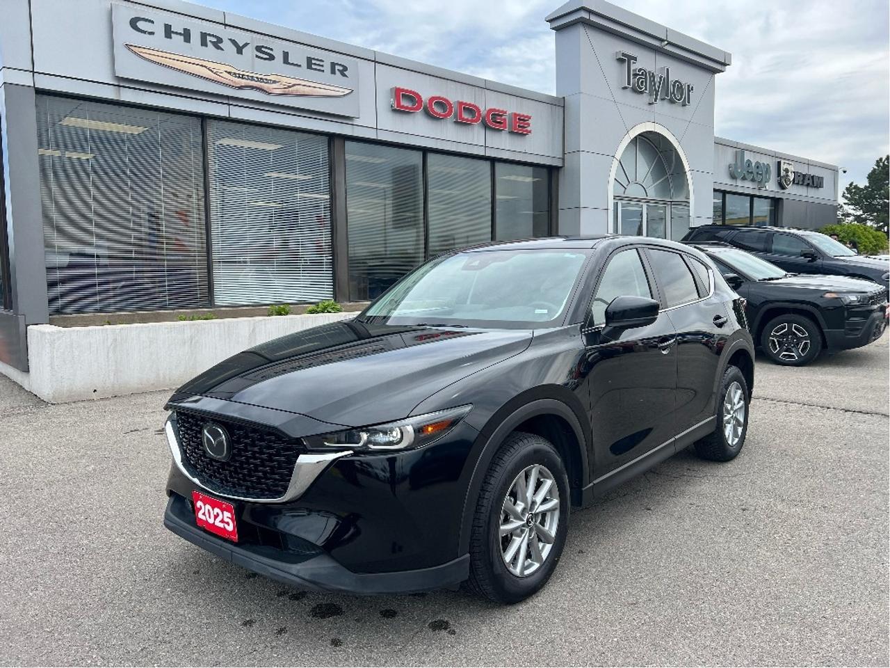 2025 Mazda CX-5 GS AWD *LTHR *PWR SEAT *PWR LIFTGATE *CARPLAY Photo