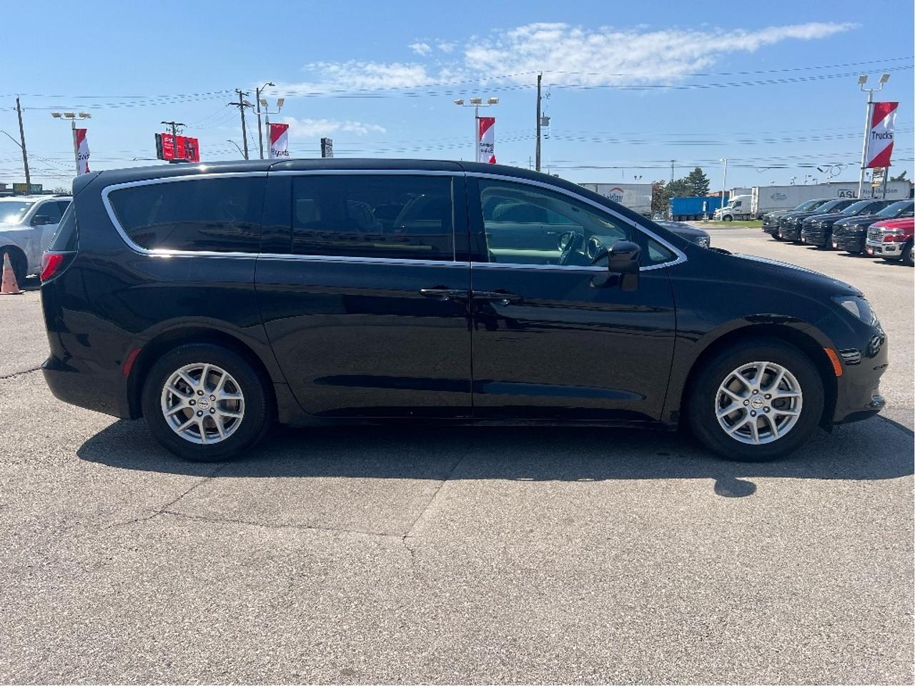 2023 Chrysler Grand Caravan SXT 7-PASS *PWR SEAT *PWR SLIDING DOORS *BKP CAM Photo4