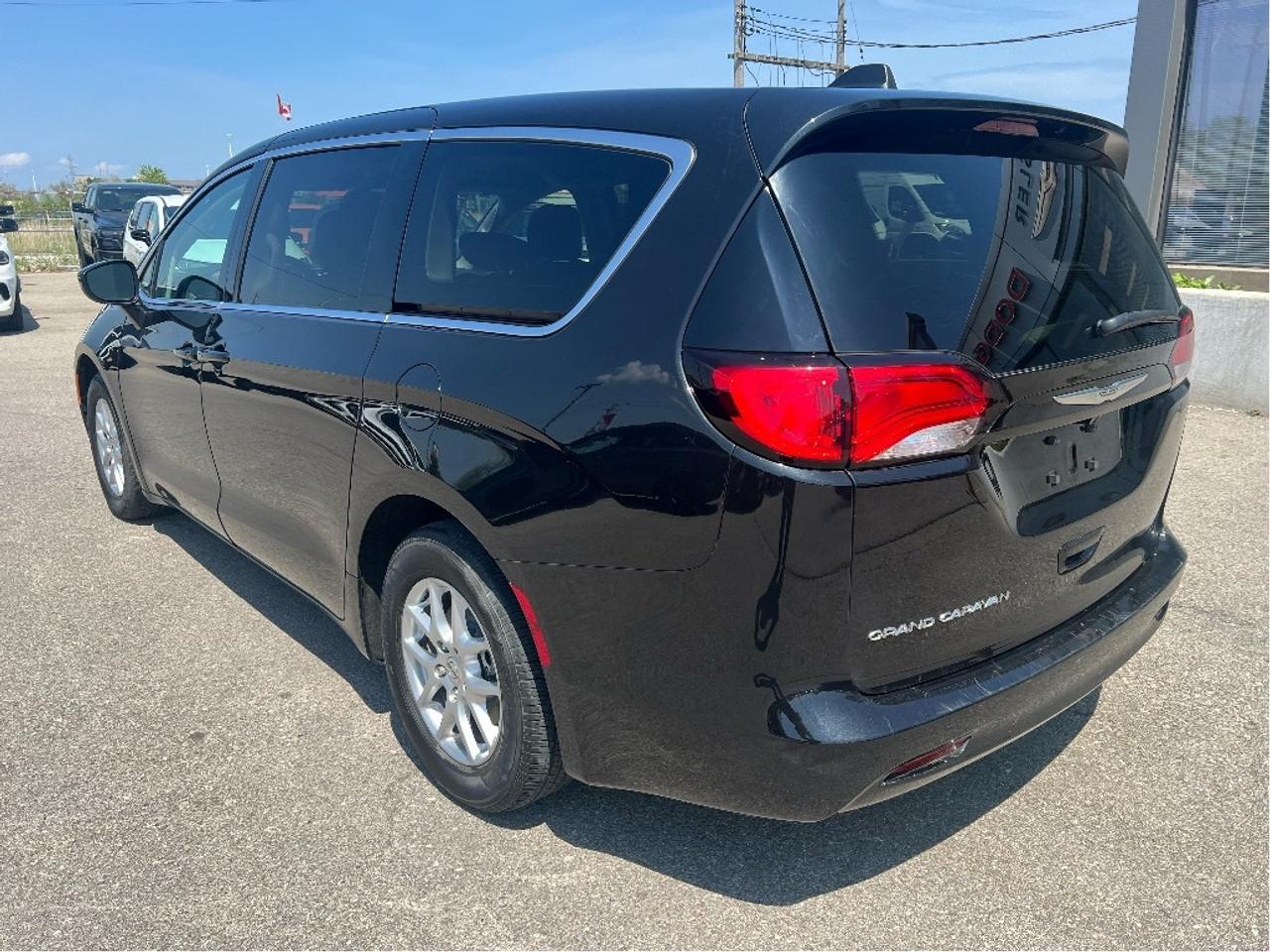 2023 Chrysler Grand Caravan SXT 7-PASS *PWR SEAT *PWR SLIDING DOORS *BKP CAM Photo