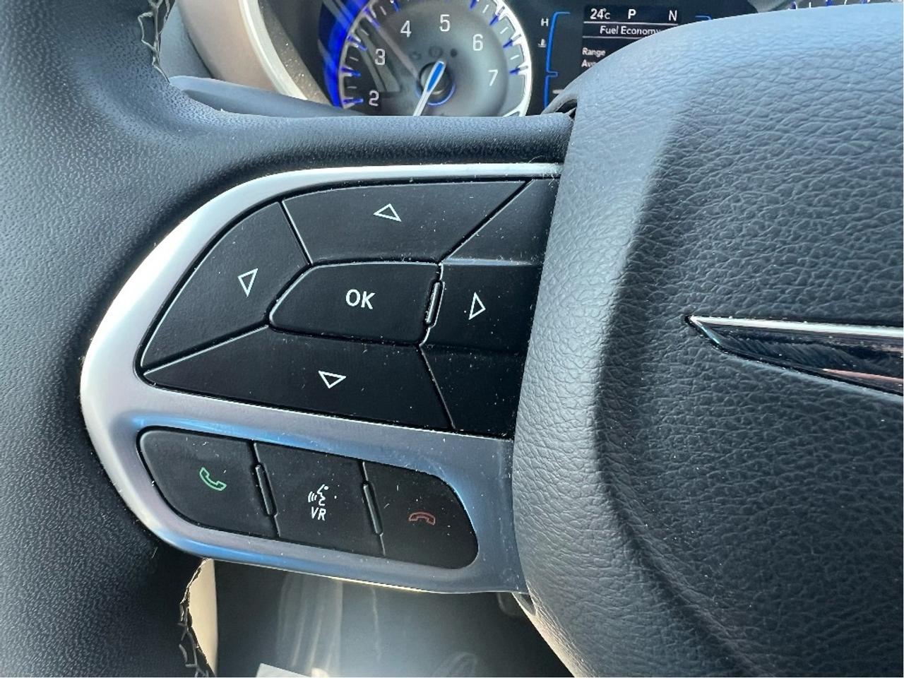 2023 Chrysler Grand Caravan SXT 7-PASS *PWR SEAT *PWR SLIDING DOORS *BKP CAM Photo