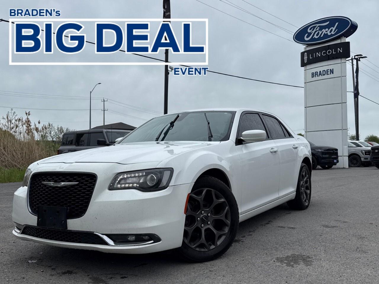 2018 Chrysler 300  Photo0