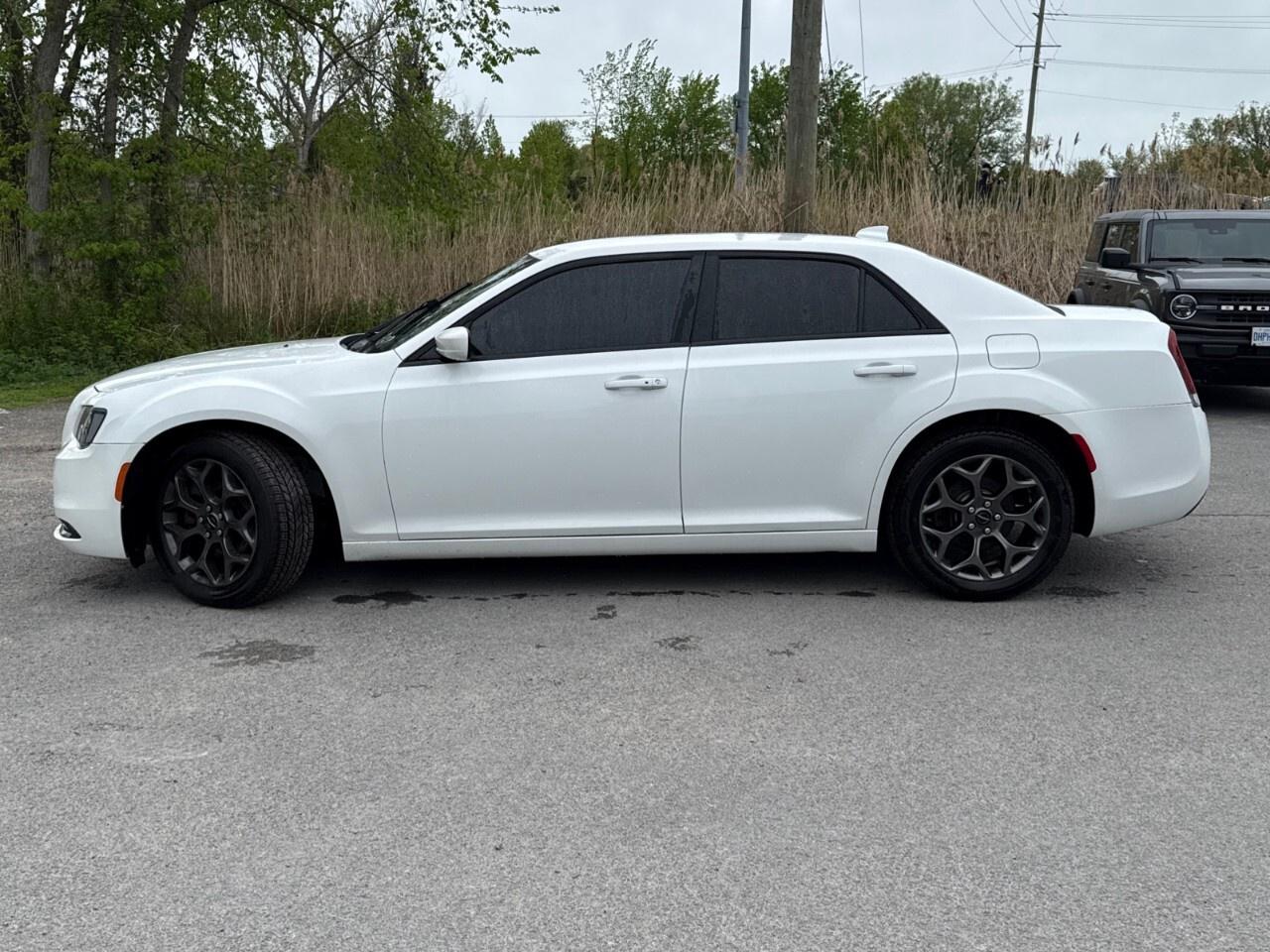 2018 Chrysler 300  Photo